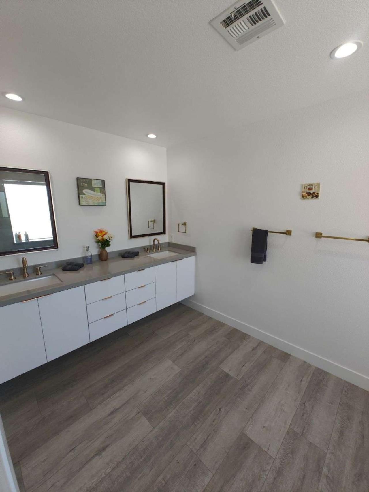 The Strip Is Just Around The Corner! Newly Renovated Luxury Modern Minimalist Villa With Large Pool! Las Vegas Buitenkant foto